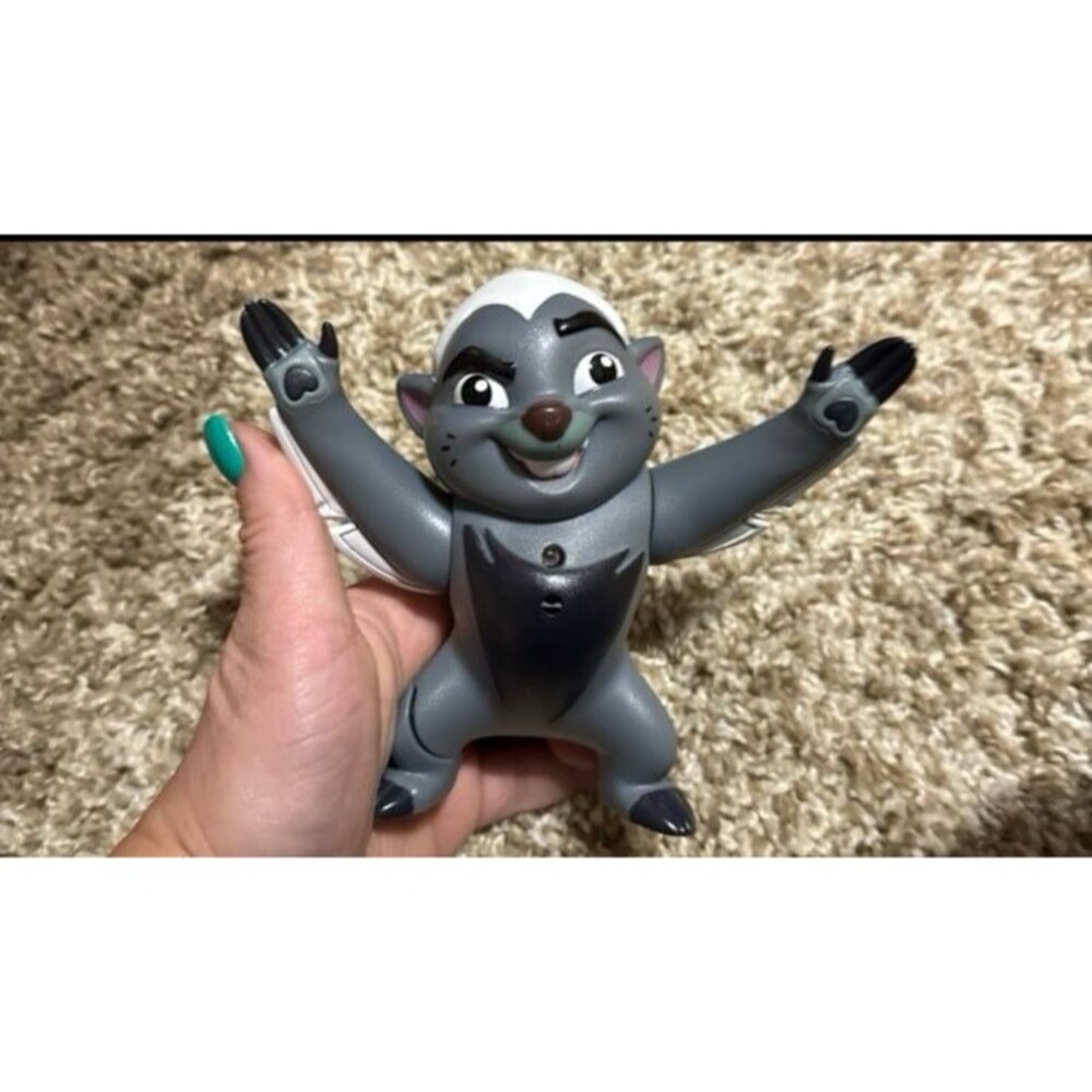 Disney Lion Guard Bunga Battle Brawlers 5” talking action figure.
